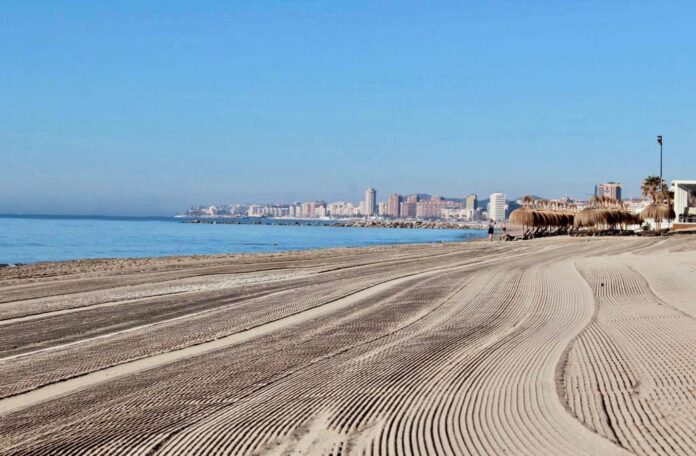 Fuengirola logra Bandera Azul en la totalidad de sus playas por séptimo año consecutivo y suma dos menciones especiales por accesibilidad y protección solar