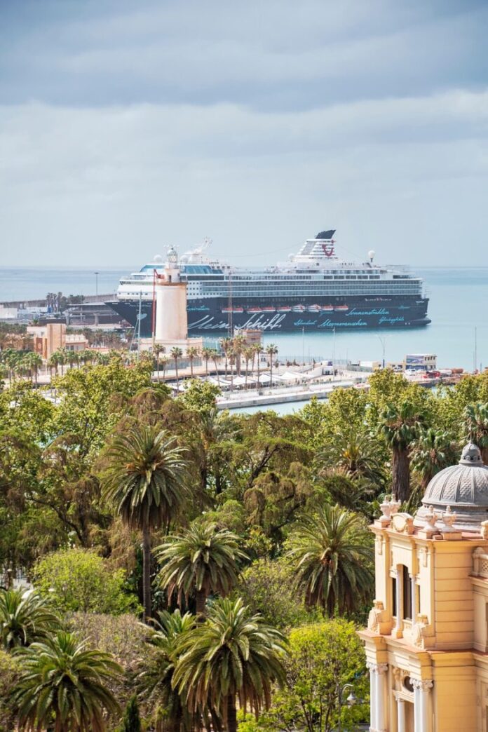 Málaga registra 1,13 millones de pernoctaciones hoteleras en el primer cuatrimestre de 2026, un 6,4% más que en el mismo periodo del año anterior
