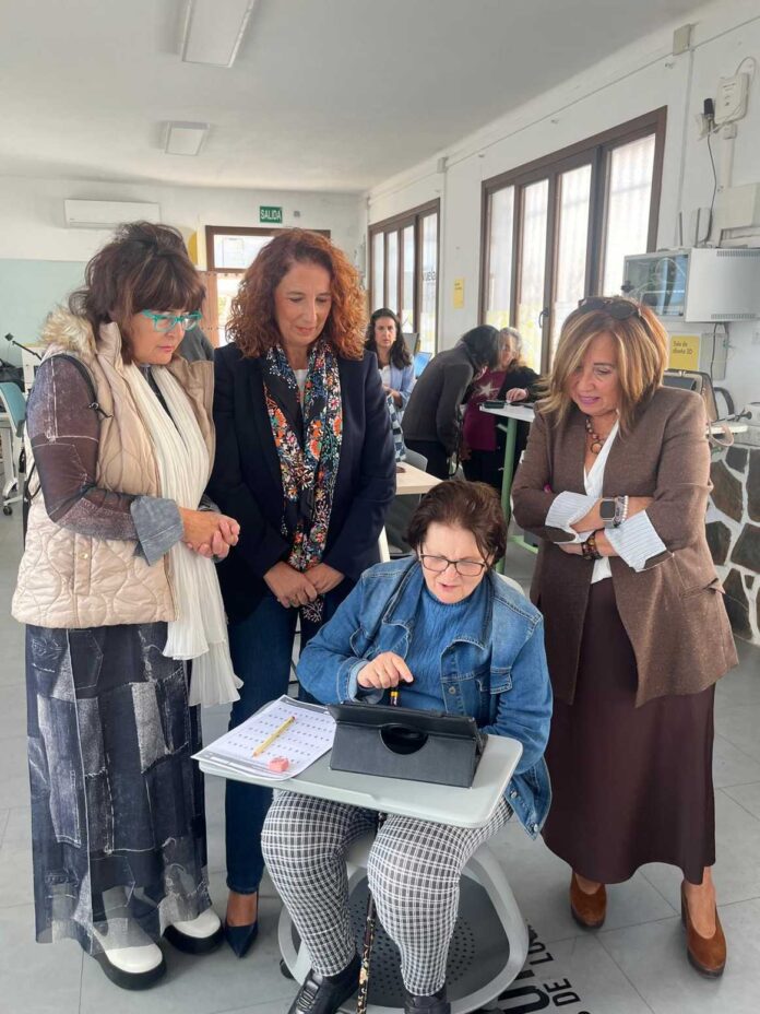 La Diputación de Málaga acerca la estimulación cognitiva a 60 personas con demencia en la Serranía